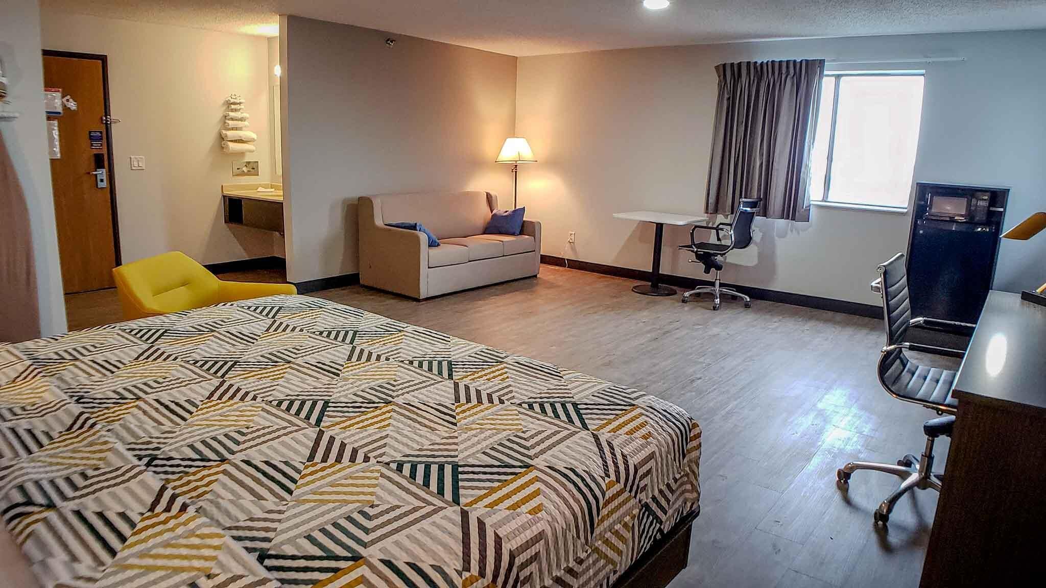 Desk, iron/ironing board, free WiFi, bed sheets