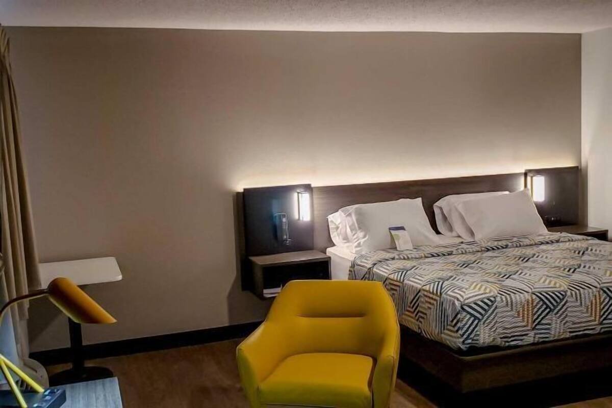 Desk, iron/ironing board, WiFi (free), alarm clocks