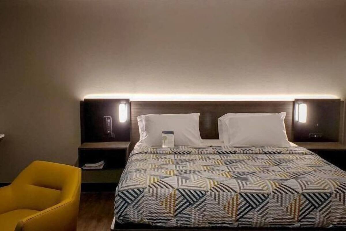 Desk, iron/ironing board, WiFi (free), alarm clocks