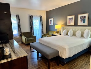 Room, 1 King Bed, Accessible, Non Smoking (Mobility/hearing, Roll-in Shower)