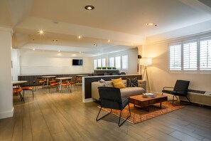 Lobby - The Crestview (Mountain View)