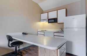 Private kitchen - Extended Stay America Suites Dallas Plano Parkway (Plano)