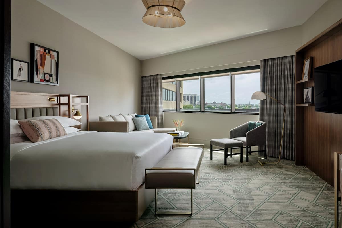 Junior Suite, 1 King Bed, Roll-in Shower (Mobility, Roll-In Shower)