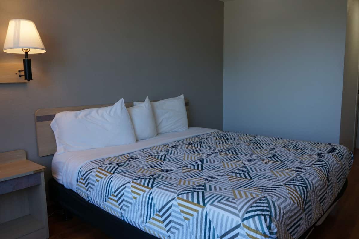 Free WiFi, bed sheets, wheelchair access