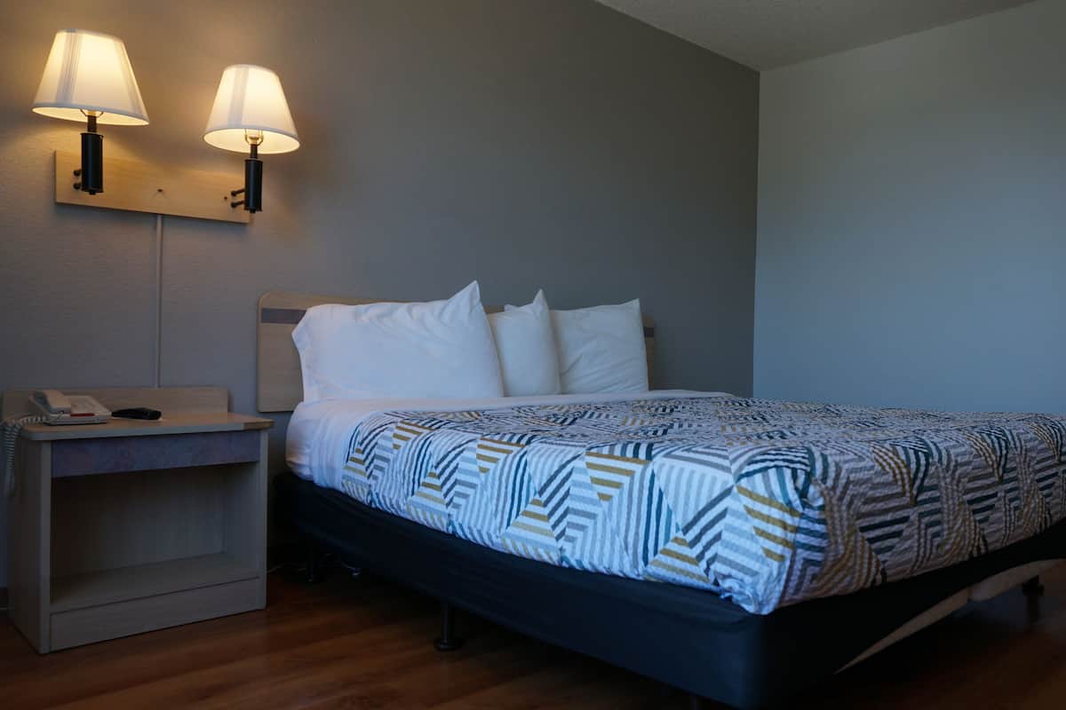 Free WiFi, bed sheets, wheelchair access