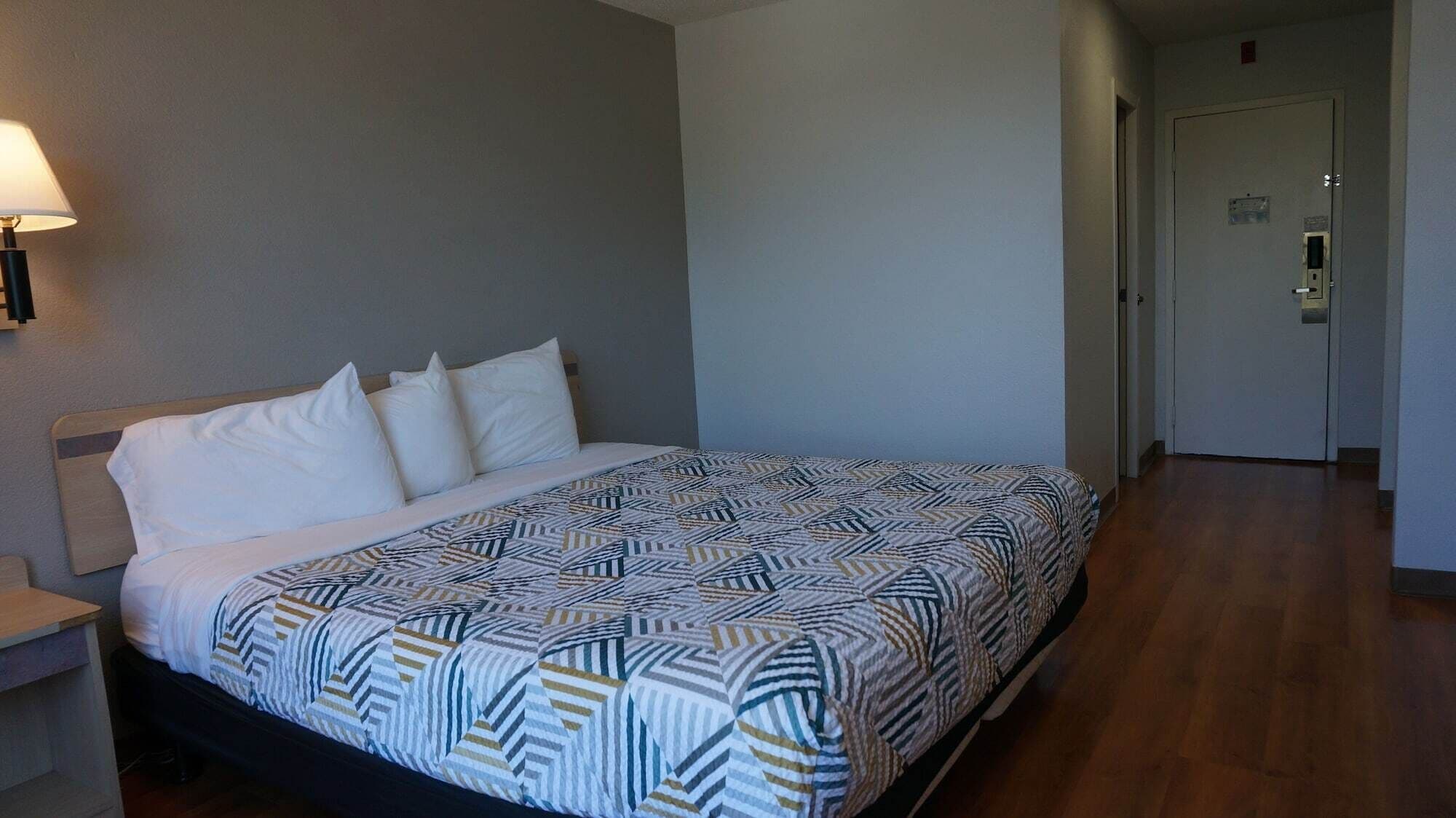 Free WiFi, bed sheets, wheelchair access