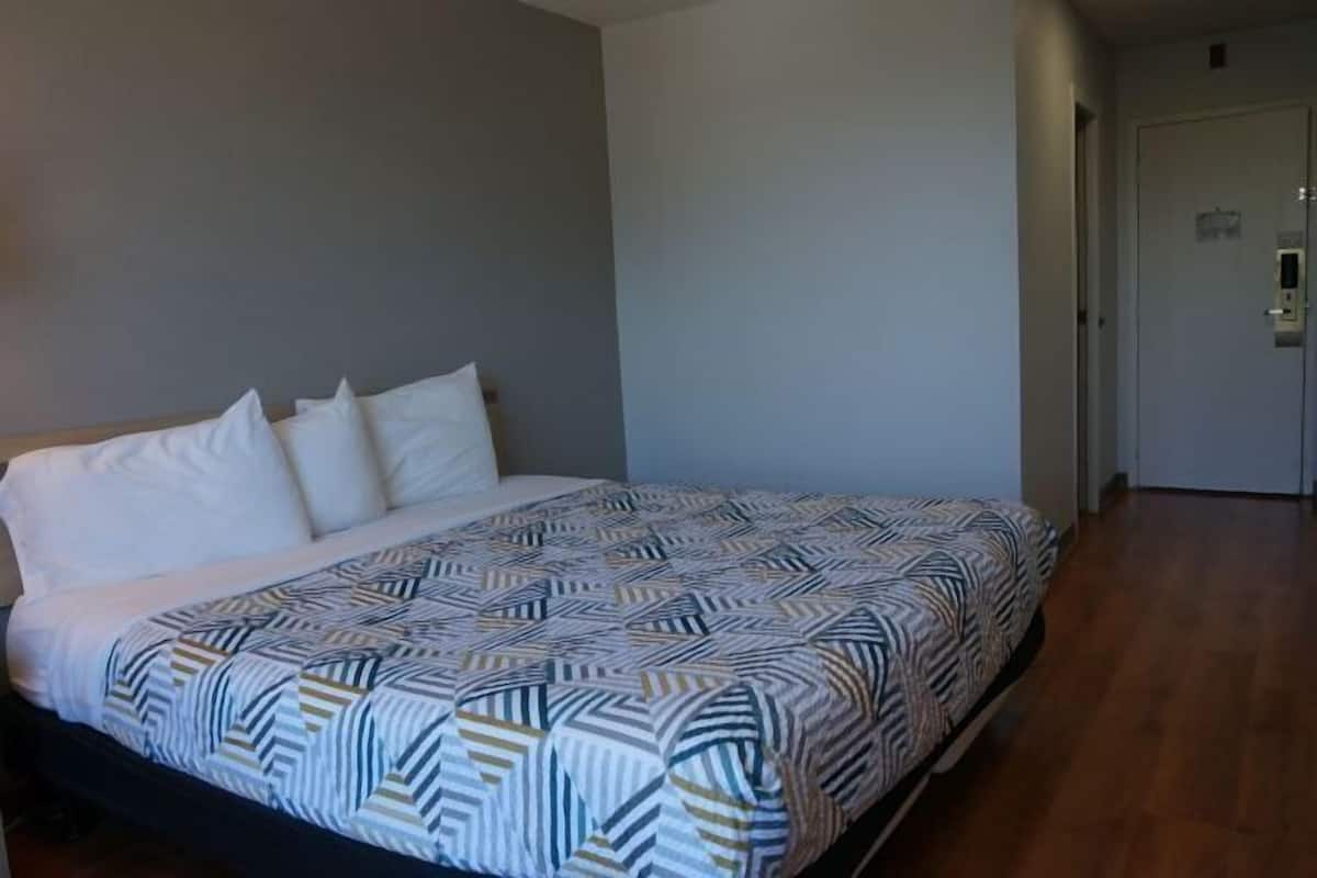 Free WiFi, bed sheets, wheelchair access