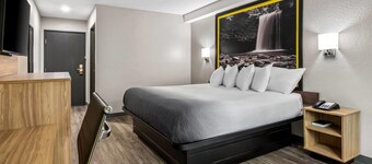 Super 8 by Wyndham Lewiston Auburn Area