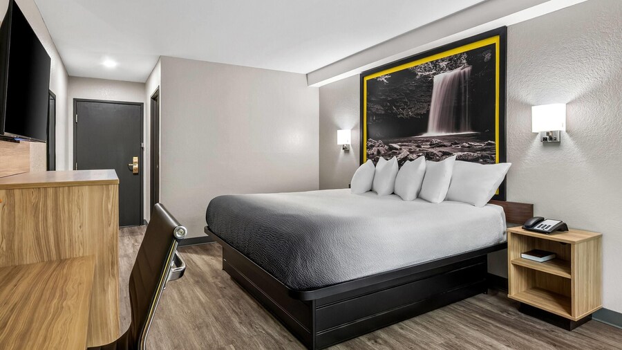 Super 8 by Wyndham Lewiston Auburn Area