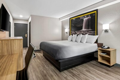 Super 8 by Wyndham Lewiston Auburn Area