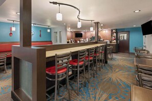 Free daily on-the-go breakfast  - Days Inn by Wyndham Fort Smith (Fort Smith)