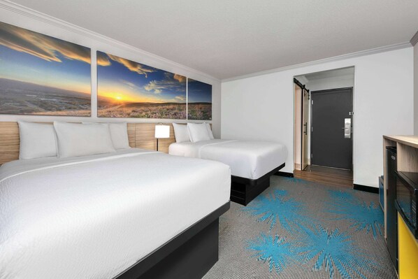 Room, 2 Queen Beds, Non Smoking