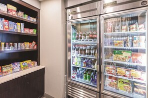 Property amenity - La Quinta Inn & Suites by Wyndham N Little Rock-McCain Mall (North Little Rock)