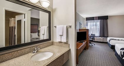 La Quinta Inn & Suites by Wyndham N Little Rock-McCain Mall