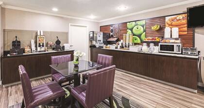 La Quinta Inn & Suites by Wyndham N Little Rock-McCain Mall