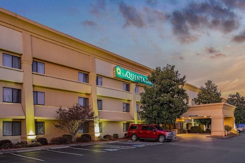 La Quinta Inn & Suites by Wyndham N Little Rock-McCain Mall