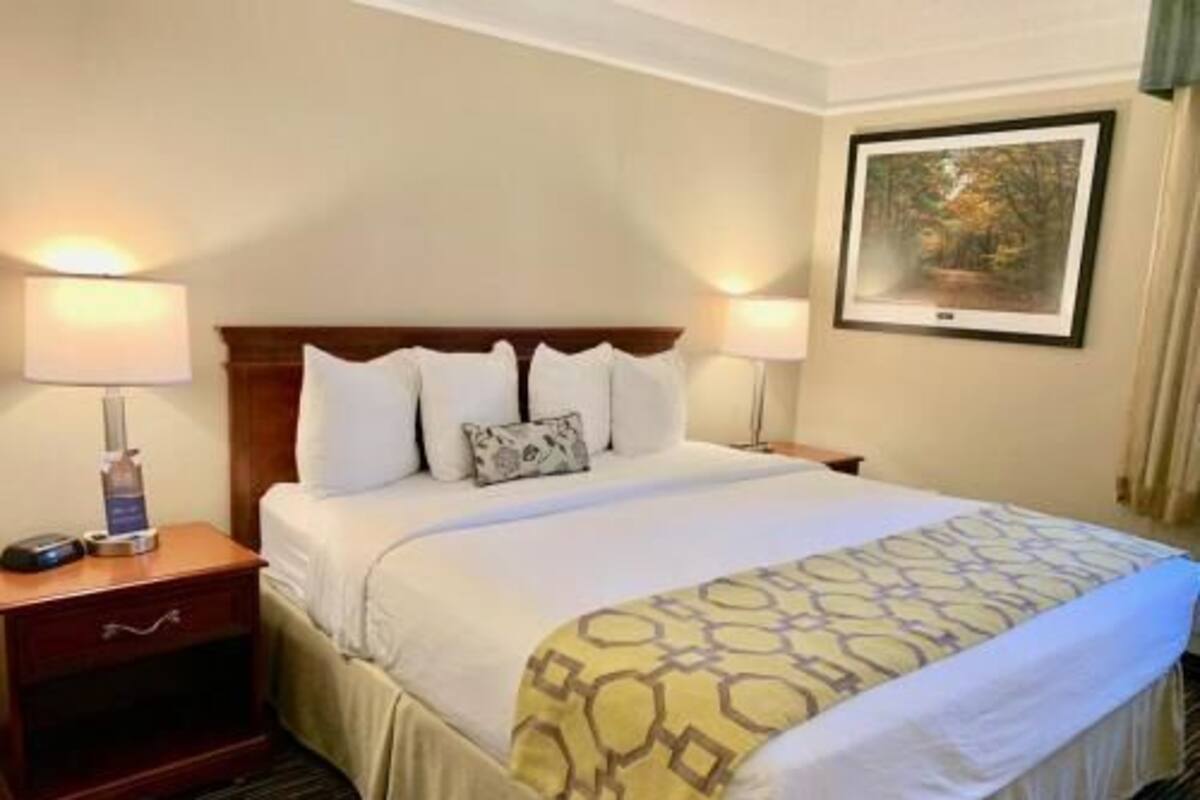 Ropa de cama de alta calidad y escritorio
