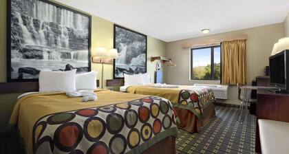 Super 8 by Wyndham Russellville