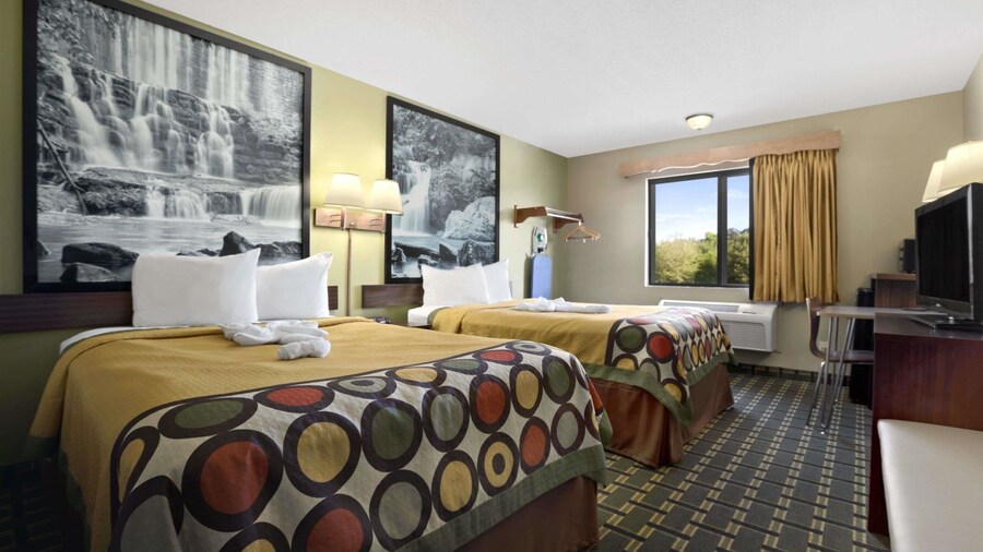 Super 8 by Wyndham Russellville