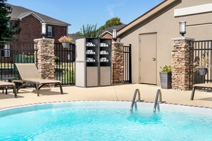 Outdoor pool, pool loungers