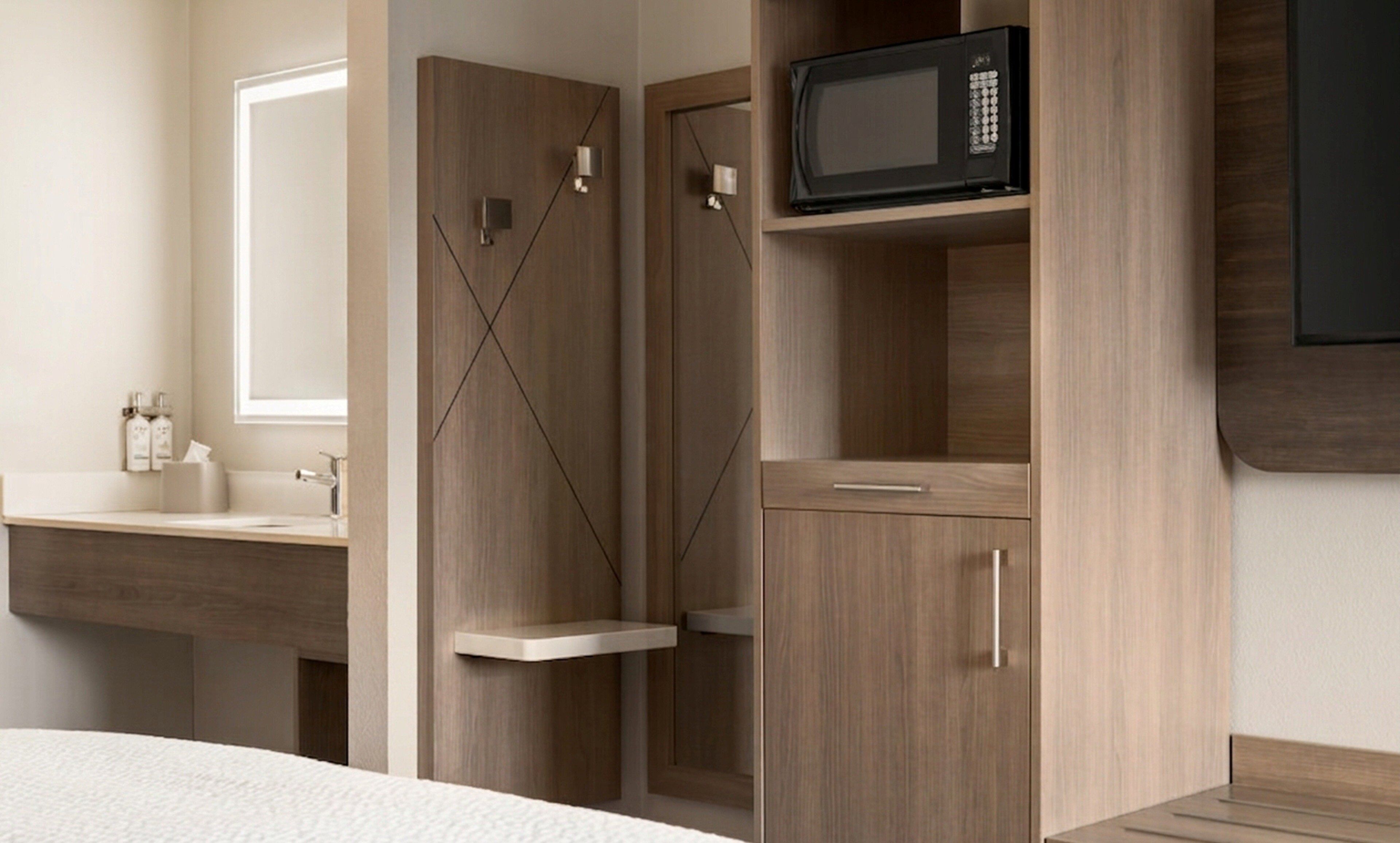 Hochwertige Bettwaren, Pillowtop-Betten, Schreibtisch