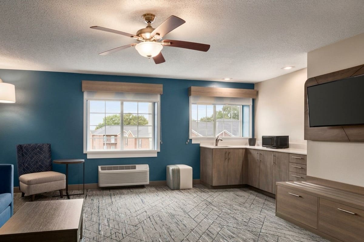 Suite, 1 King Bed (Wet Bar) | Premium bedding, pillowtop beds, desk, laptop workspace