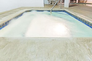 Piscine couverte, piscine extérieure