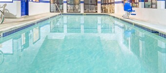 Super 8 by Wyndham Salem