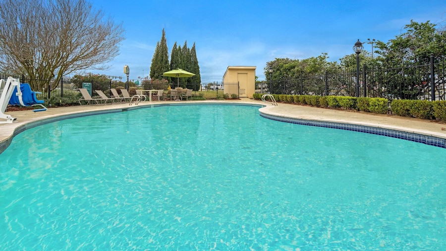 La Quinta Inn & Suites by Wyndham Baton Rouge Siegen Lane