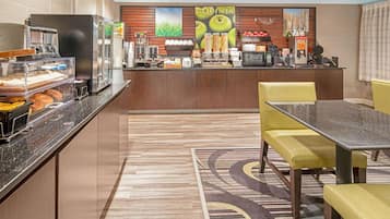 Free daily continental breakfast
