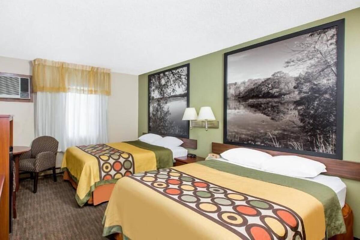 Desk, free cribs/infant beds, free WiFi, bed sheets