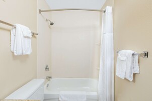 Artículos de tocador gratuitos, secador de pelo, toallas