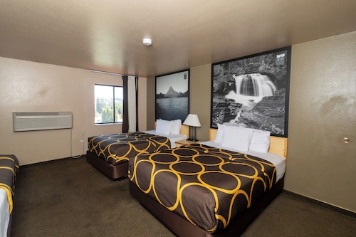 FairBridge Inn & Suites Moscow/Pullman