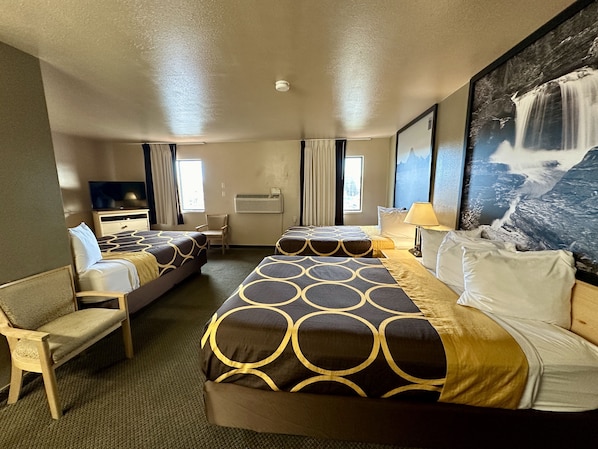 Standard Room, Non Smoking (3 Queen Beds) | Desk, blackout drapes, free WiFi, bed sheets