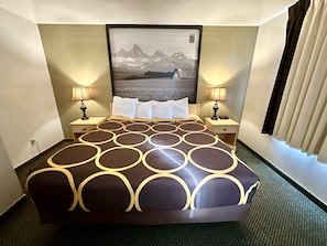 Suite, 1 cama King size, para no fumadores | Escritorio, cortinas blackout, wifi gratis y ropa de cama