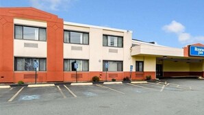 Exterior - Rodeway Inn South of Boston (Brockton)