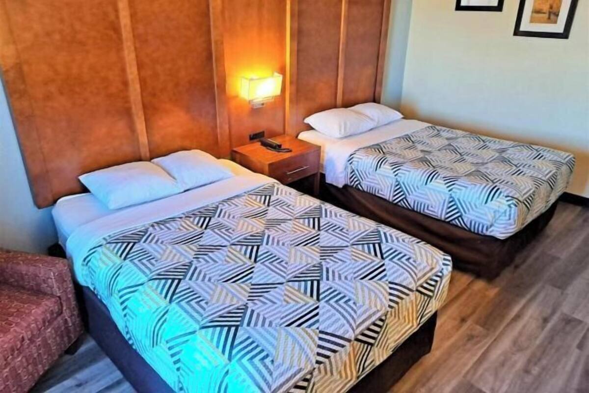 WiFi (free), bed sheets