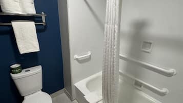 Room, 1 Double Bed, Accessible, Bathtub | Bathroom