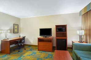 Deluxe szoba, 1 king (extra méretű) franciaágy, nemdohányzó (Deluxe Executive Room) | Prémium ágynemű, kényelmi párnázat és íróasztal