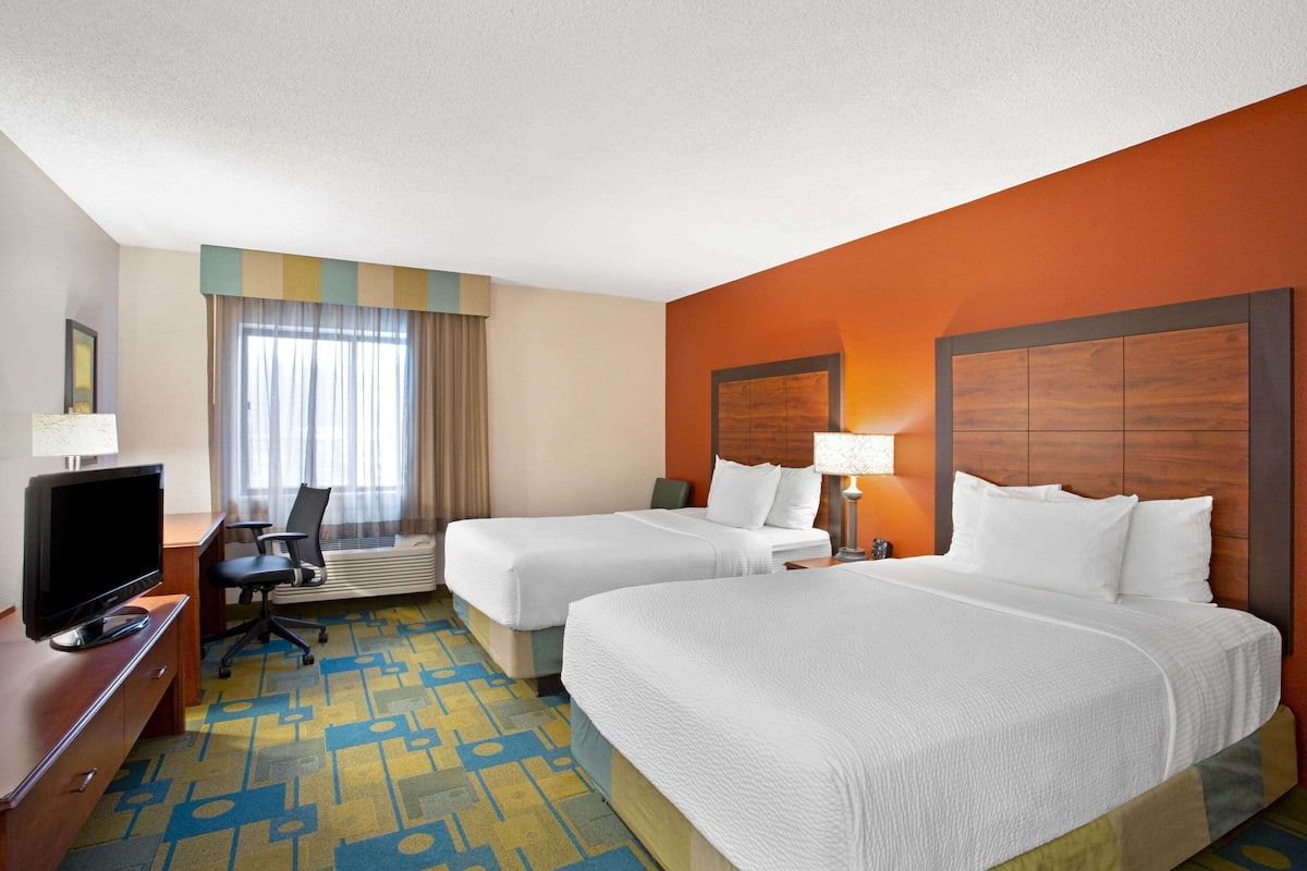 Room, 2 Double Beds, Non Smoking | Premium bedding, pillowtop beds, desk, laptop workspace