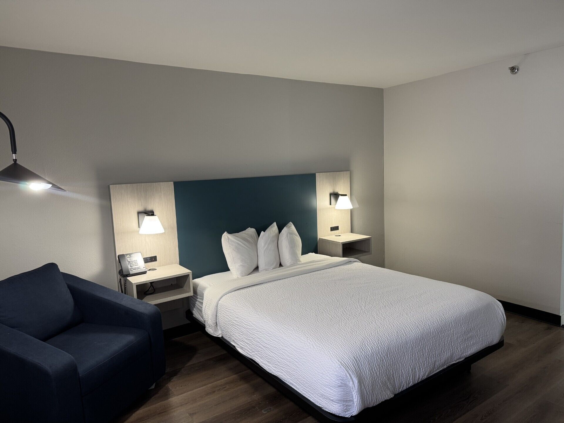 Room, 1 Double Bed, Accessible, Bathtub