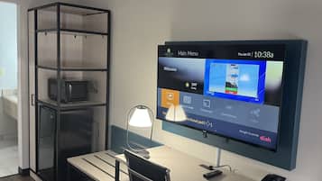 客房, 2 張加大雙人床, 非吸煙房 | 高級寢具、舒適加層、書桌、筆電工作空間