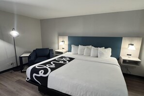 Zimmer, 1 King-Bett, Nichtraucher | Hochwertige Bettwaren, Pillowtop-Betten, Schreibtisch