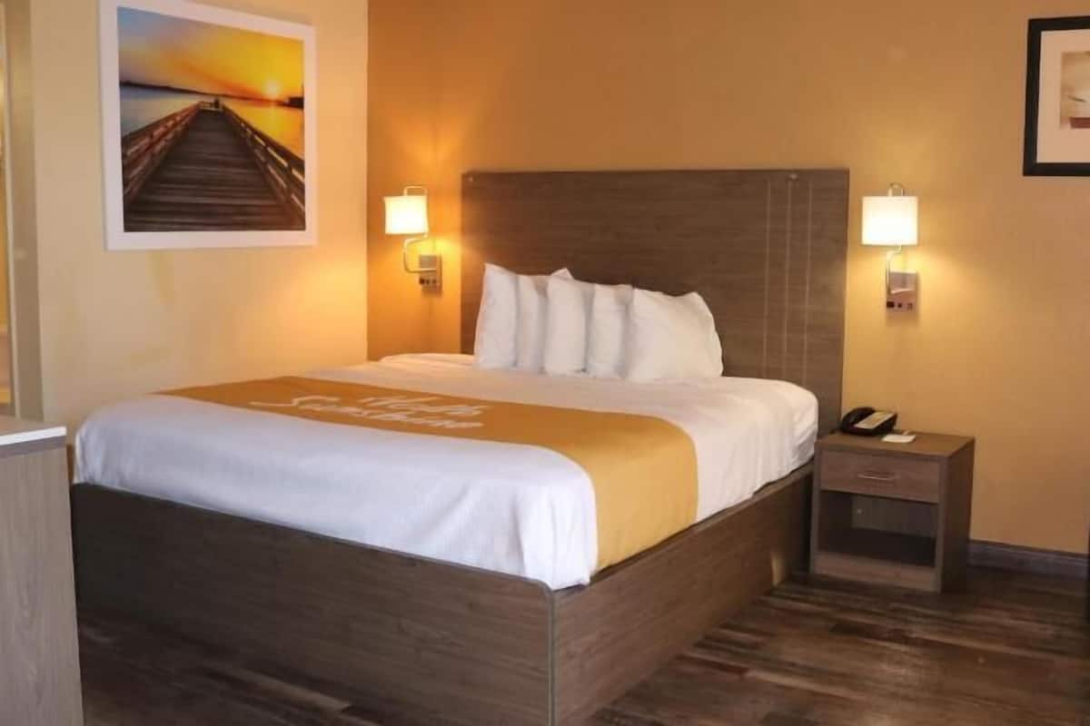Roupas de cama premium, cofres nos quartos, escrivaninha
