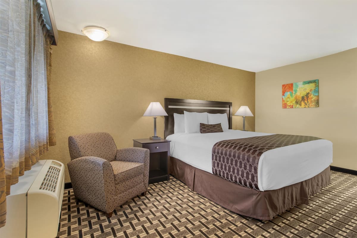 Pillowtop beds, in-room safe, desk, laptop workspace