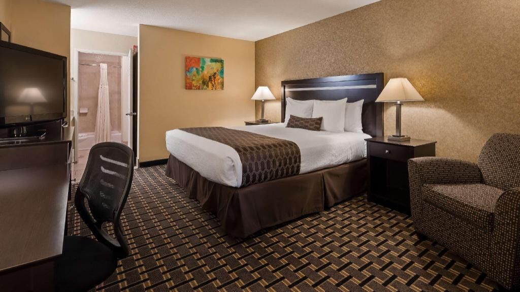 Pillow-top beds, in-room safe, desk, laptop workspace