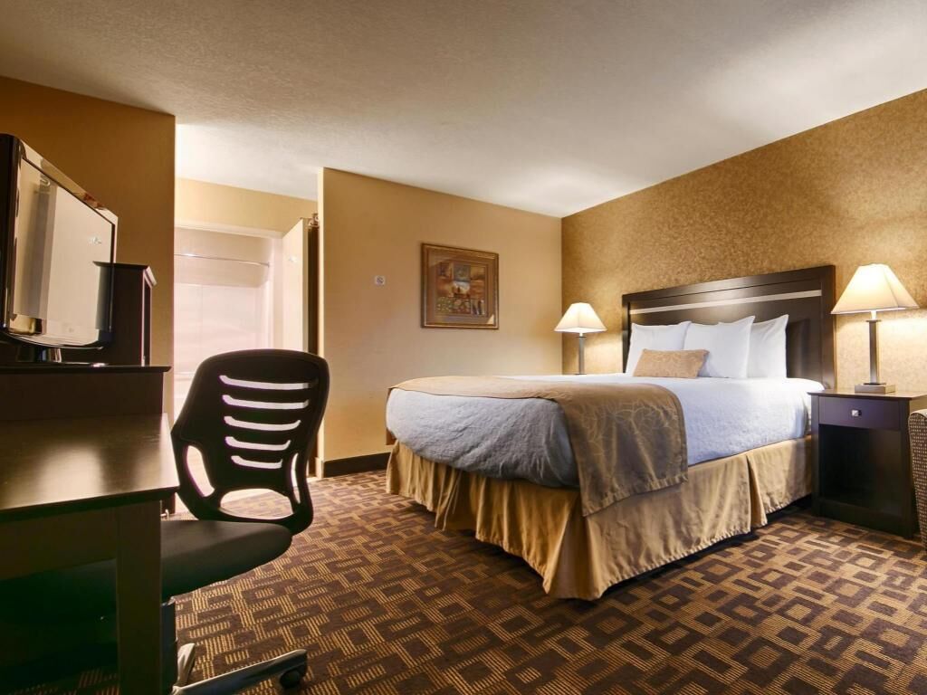Pillow-top beds, in-room safe, desk, laptop workspace