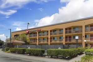 Exterior - Best Western Plus Pleasanton Inn (Pleasanton)