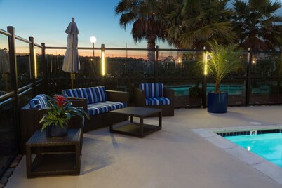 The Marina Inn on San Francisco Bay