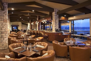 Breakfast, lunch, dinner served; American cuisine, pool views 